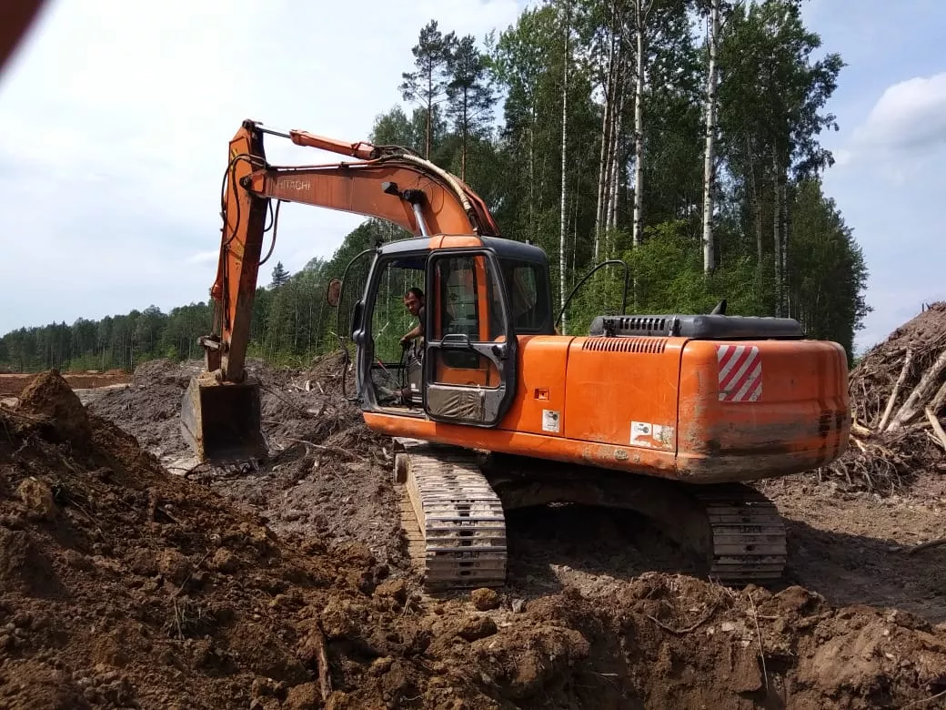 Аренда гусеничного экскаватора Hitachi 200 (20 тонн)