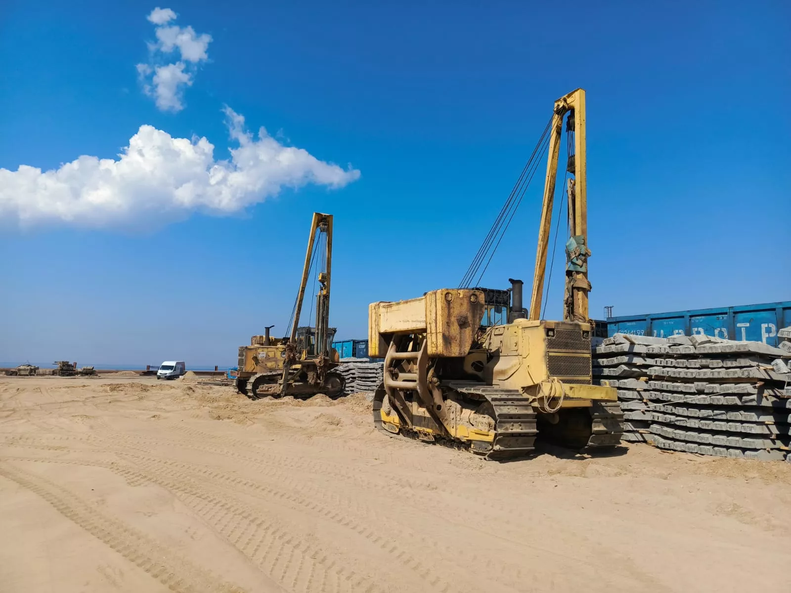Трубоукладчик Komatsu D355C
