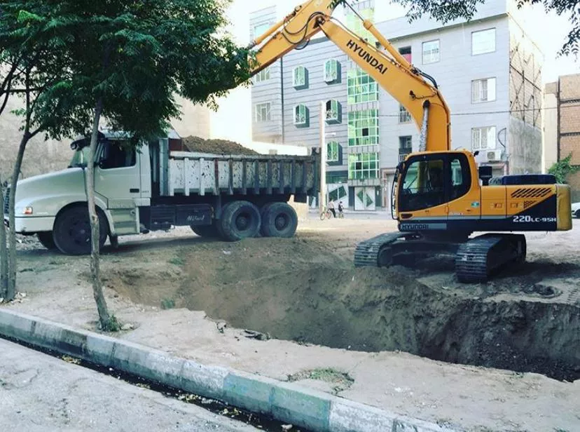 Аренда гусеничного экскаватора Hyundai 220 (20 тонн)