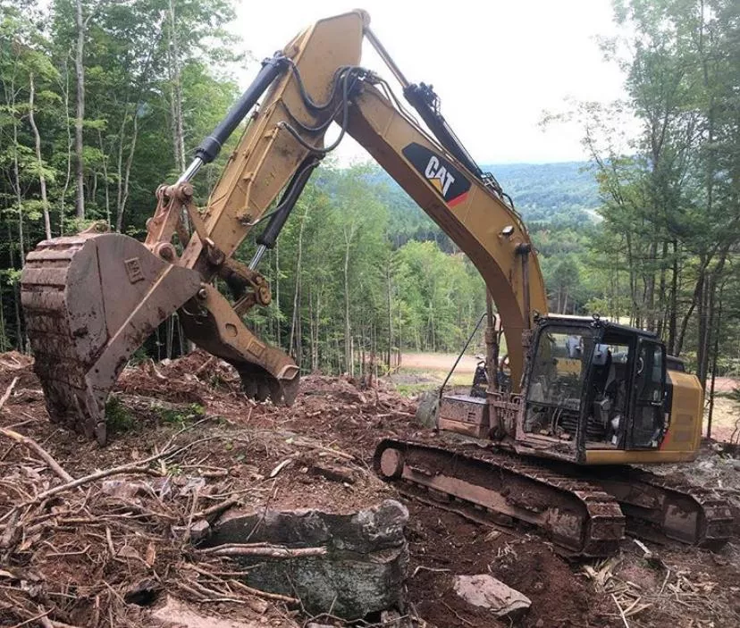 Аренда гусеничного экскаватора Cat 320 (20 тонн)