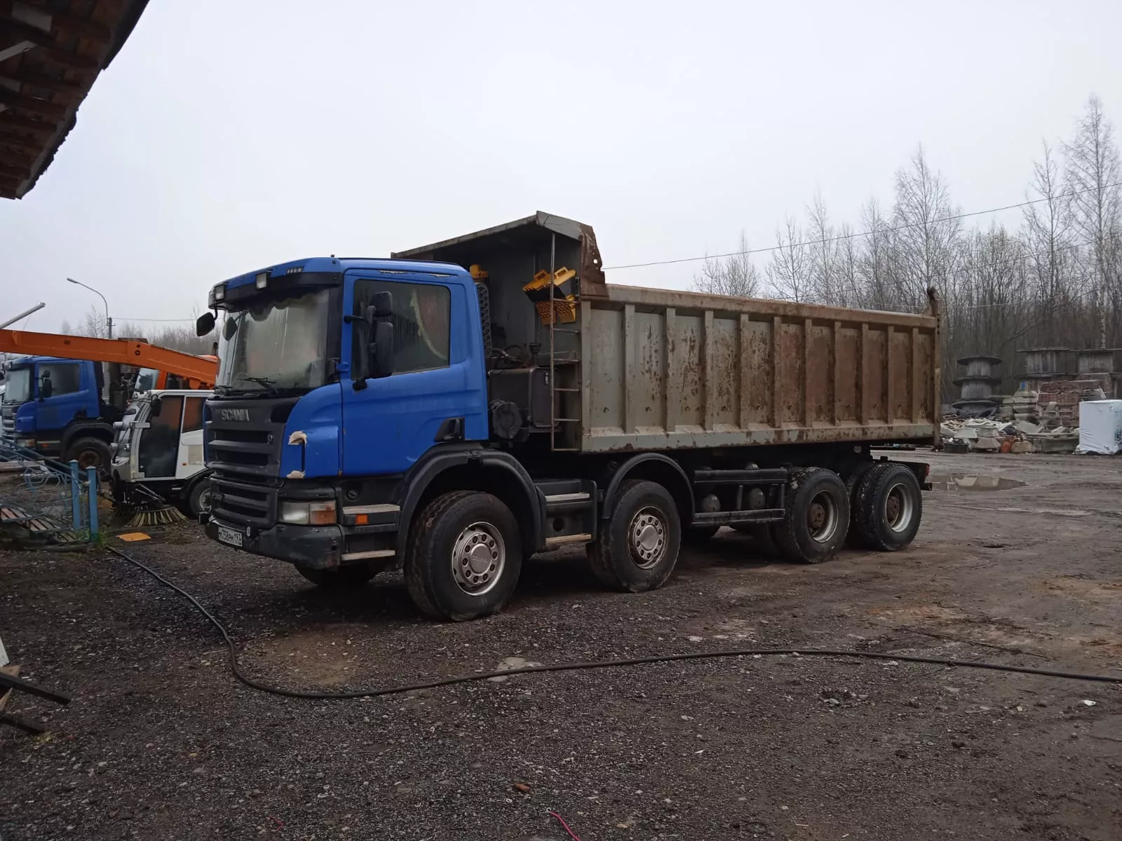 Аренда самосвала Shacman SX32586T385