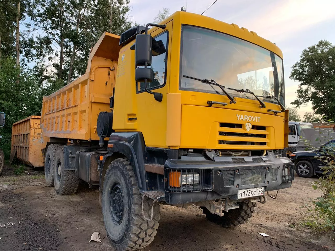 Аренда полноприводного самосвала 14-16 м³