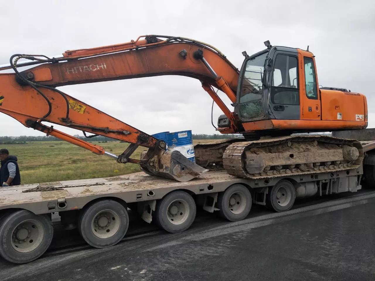 Аренда гусеничного экскаватора Hitachi 200 (20 тонн)