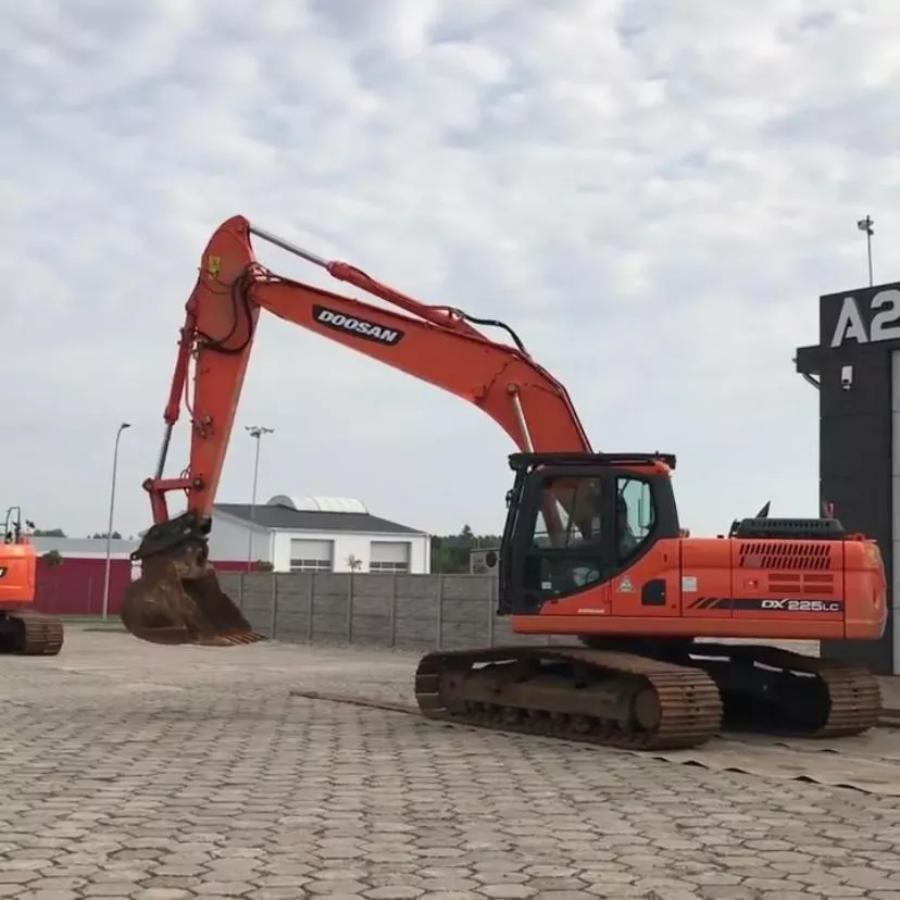 Аренда гусеничного экскаватора Doosan 255